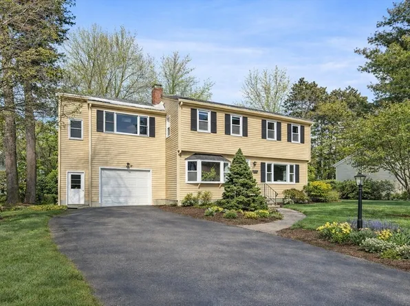 29 Pinewood Rd, Wellesley, MA 02482