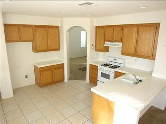 3rd image of 11872 Cliffrose Ct