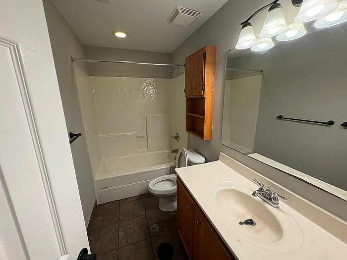 611 Toyota Dr — Photo 14