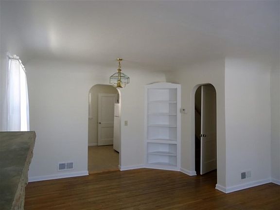 3rd image of 1332 Hawthorne Ave