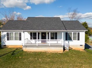 122 S Waverley St, Staunton, VA 24401
