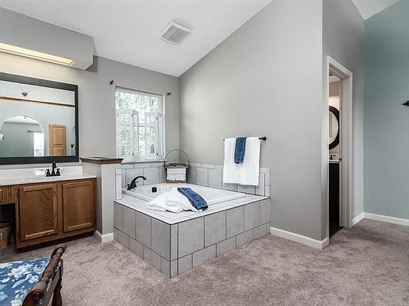 5th image of 208 Jaclyn Dr
