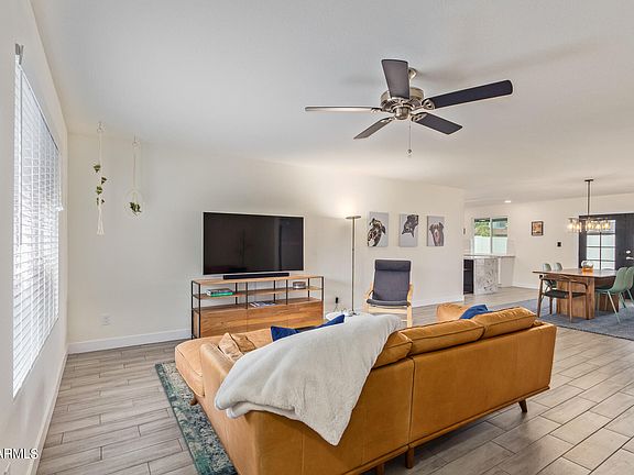 4th image of 1818 W Nido Ave