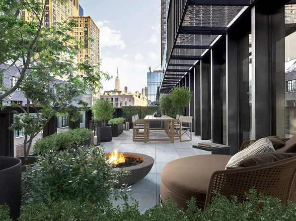 522 West 29th Street image 1 of 11