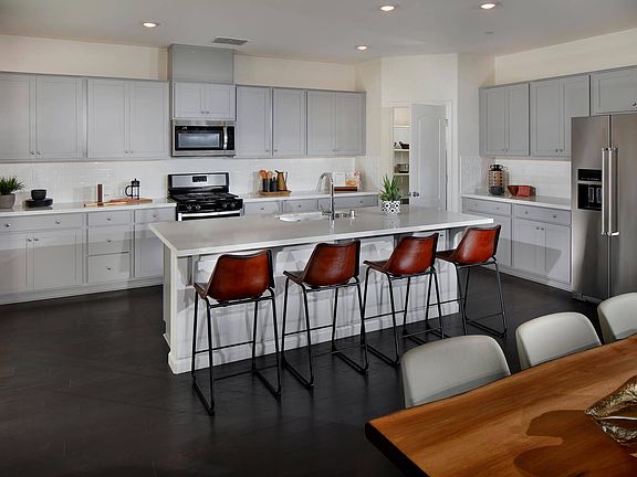 5th image of 2033 Maiden Grass Ave