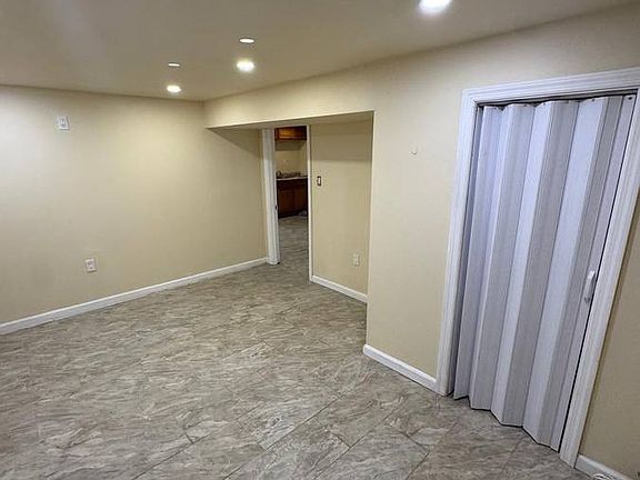 4th image of 915 Lynn Dr