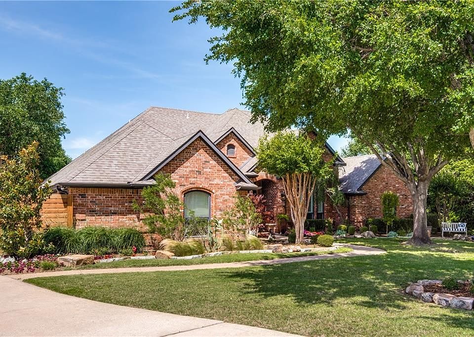 1st image of 403 Willow Creek Cir