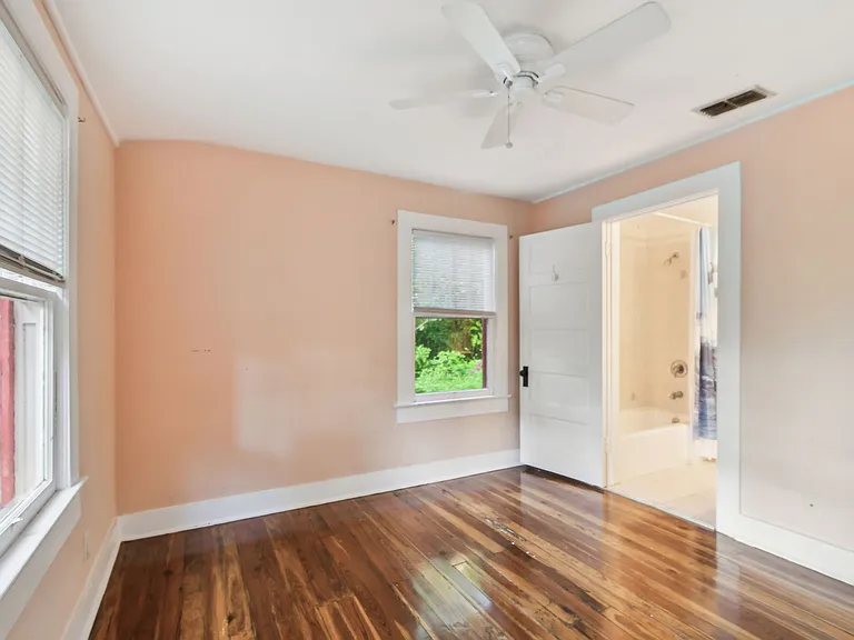 618 Louden Ave — Photo 15