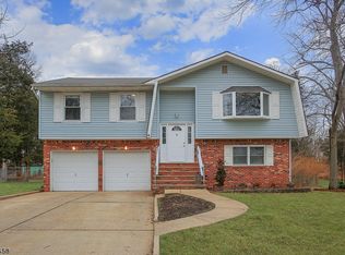 33 Cedar Brook Dr, Somerset, NJ 08873