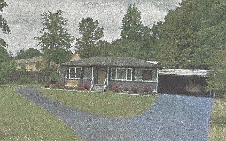 2nd image of 372 Lane Dr SW