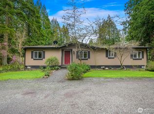 8993 Salmon Creek Ln, Blaine, WA 98230