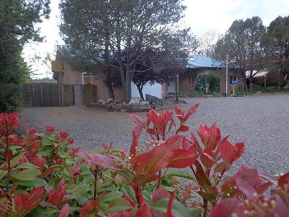 3rd image of 809 Atrisco Dr NW