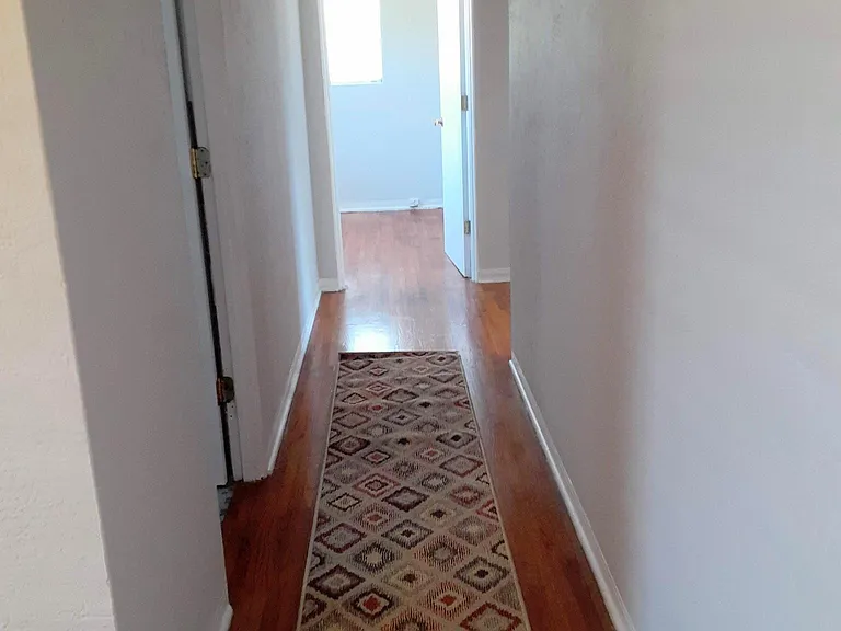 210 14th St — Photo 10