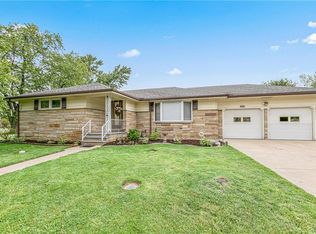 215 E 331st St, Eastlake, OH 44095