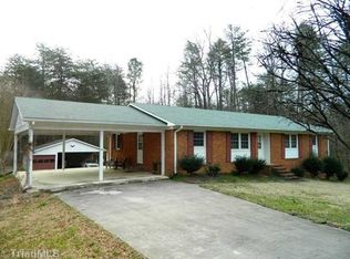 6904 Aplington Rd, Oak Ridge, NC 27310