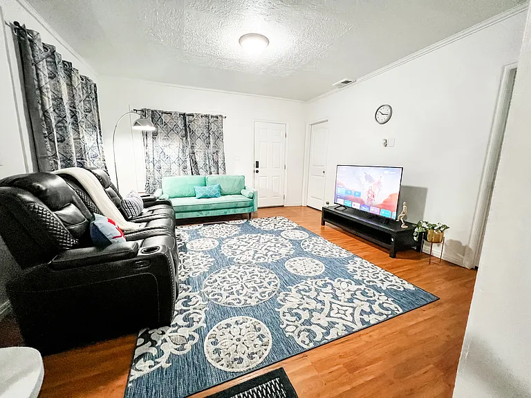 1376 W 600 S — Photo 3