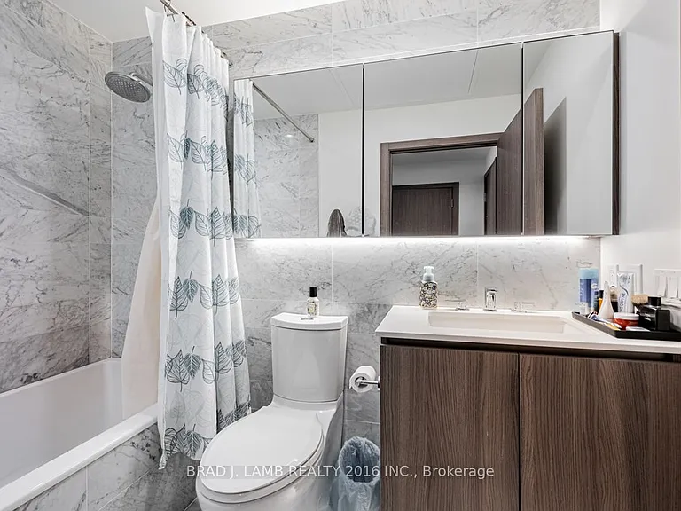 19 Bathurst St #3208 — Photo 2