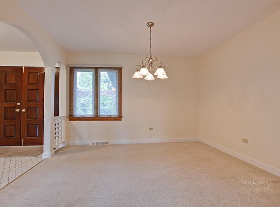 5th image of 1201 E Carpenter Dr