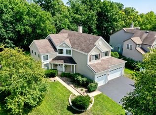 711 Ravinia Dr, Gurnee, IL 60031