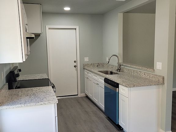 4th image of 5414 Green Grove St