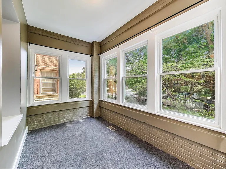 4746 N Malden St #3 — Photo 4