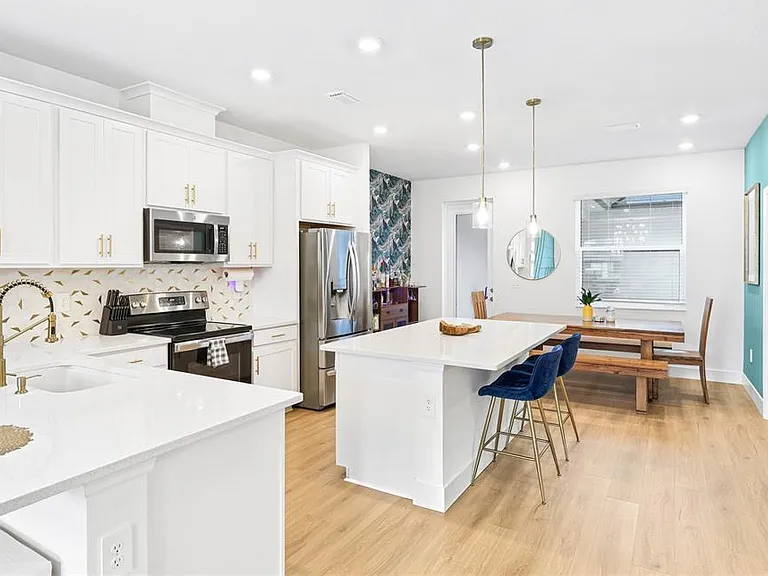 1808 Fender Ln — Photo 8