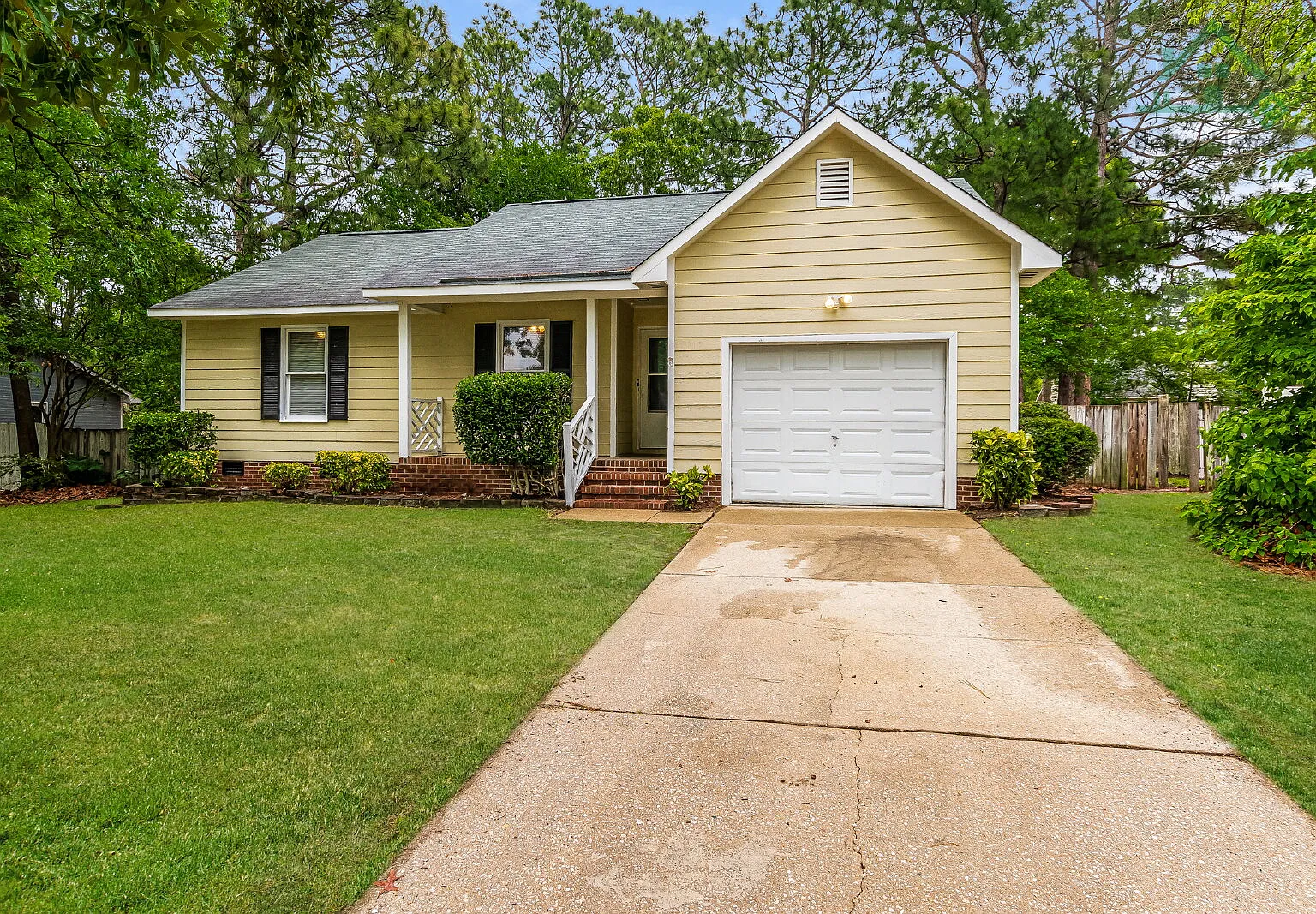 3 bed, 2.0 bath, 1100 sqft, $1,495 — Photo 1