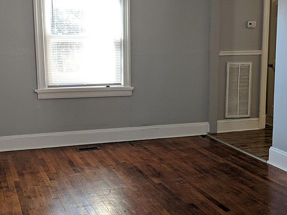 5th image of 105 Saint Claire Ln