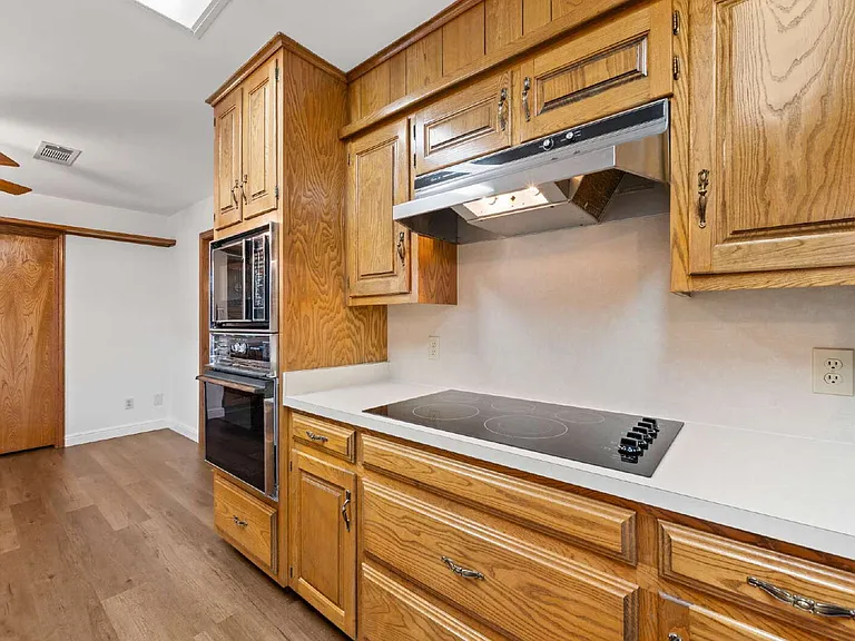 507 Crestview Dr — Photo 12