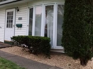 2412 Illinois St SW, Cedar Rapids, IA 52404