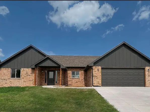 206 S Noble Ave, Hinton, OK 73047