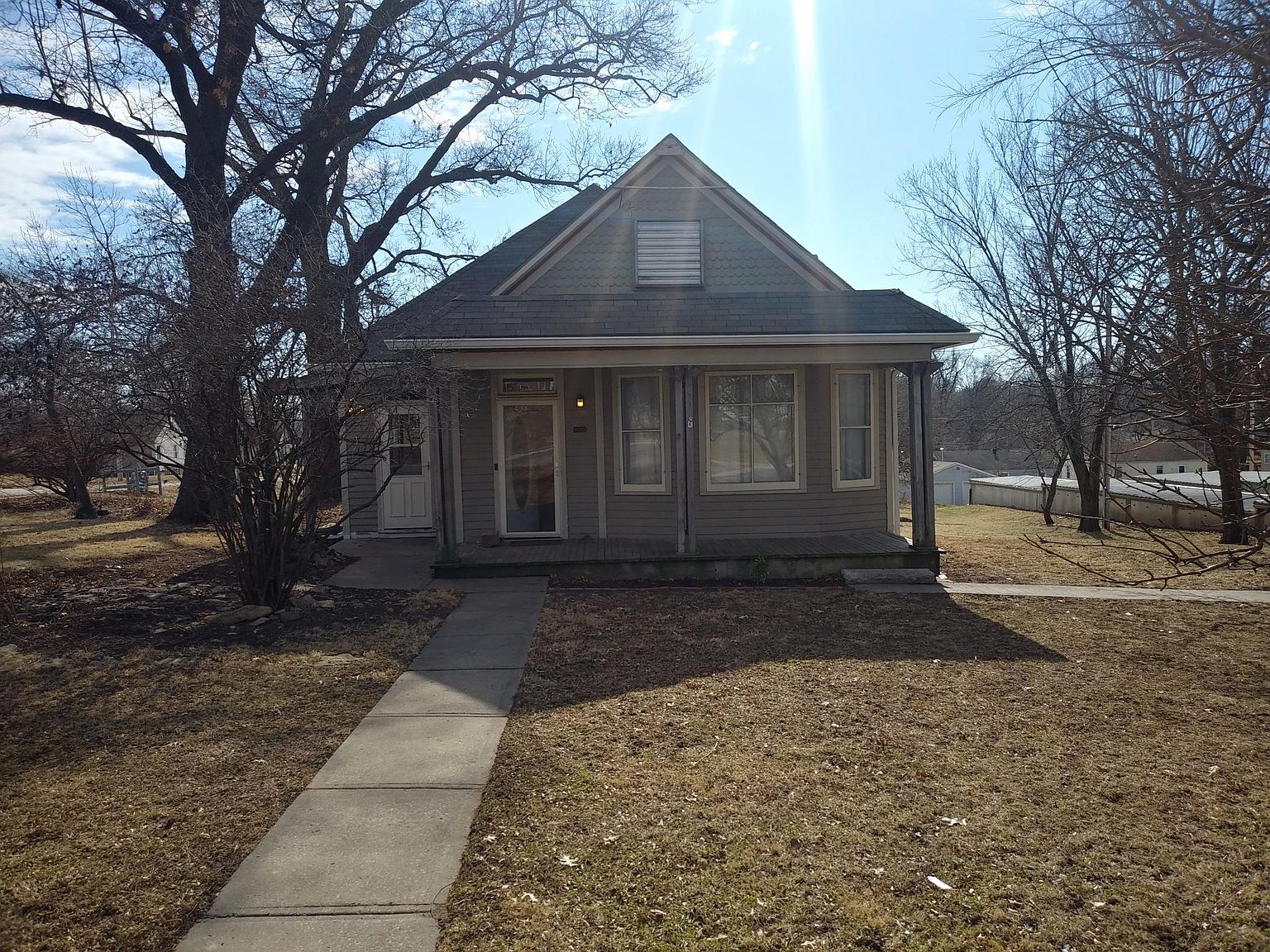 1003 Metropolitan Ave, Leavenworth, KS 66048 Zillow