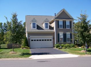 42884 Ridgeway Dr, Ashburn, VA 20148