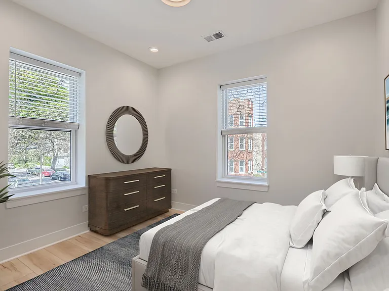 5014 N Rockwell St #1 — Photo 8