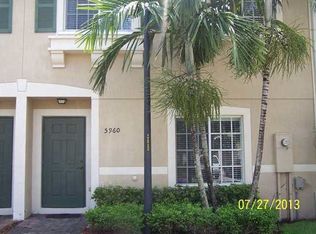 5960 London Ln, Tamarac, FL 33321