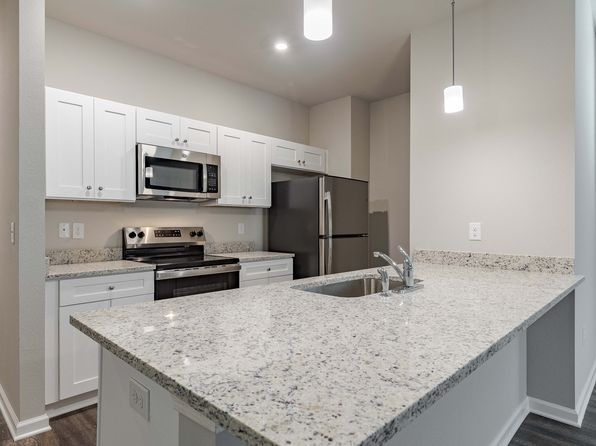 1802 Cashew Cir