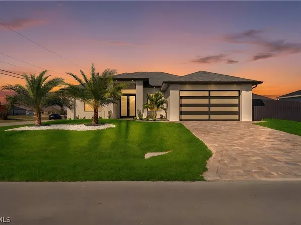 1322 NE 6th Place Cpe, Coral, FL 33909