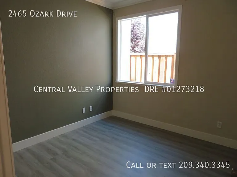 2465 Ozark Dr — Photo 5