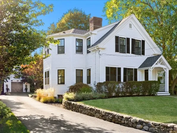 27 School St, Hingham, MA 02043