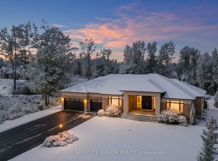 700 McManus Ave, Ottawa, ON K4M 0B2