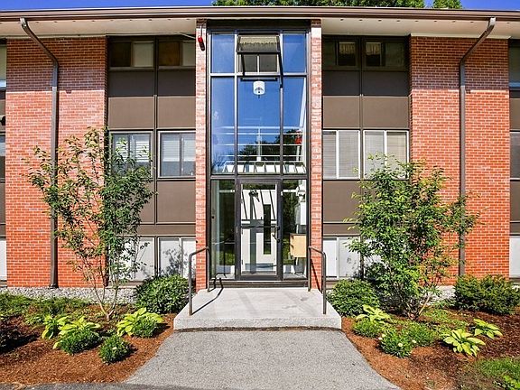 3rd image of 3 Longwood Dr #108