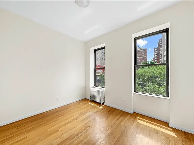 507 E 87th St #116 — Photo 5