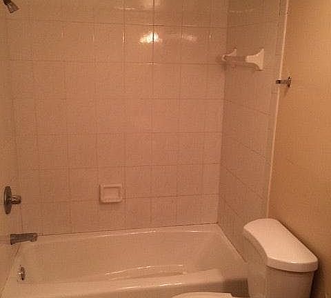 Bathroom Tub/Shower