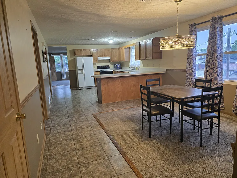398 E Mound St #RR — Photo 5