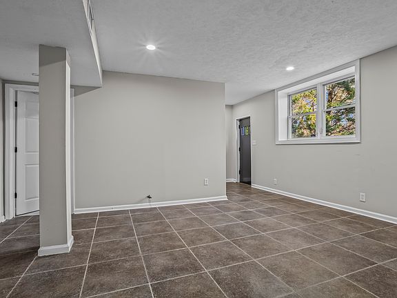 5th image of 1449 Southland Vista Ct NE #B