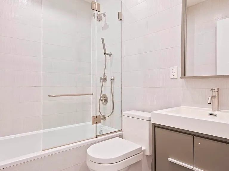 838 Quincy St #2F — Photo 6