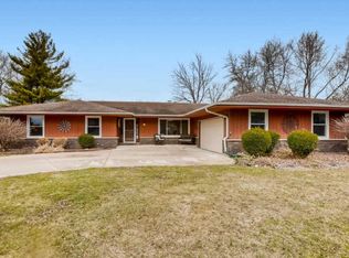 2371 Sans Souci Dr, Aurora, IL