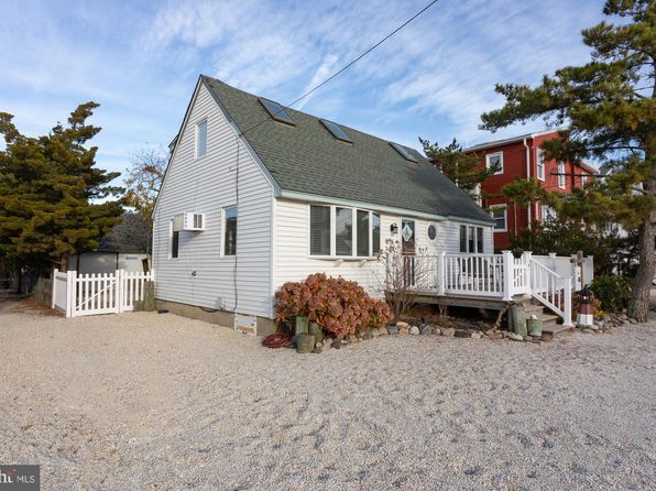 343 N 6th St, Surf City, NJ 08008