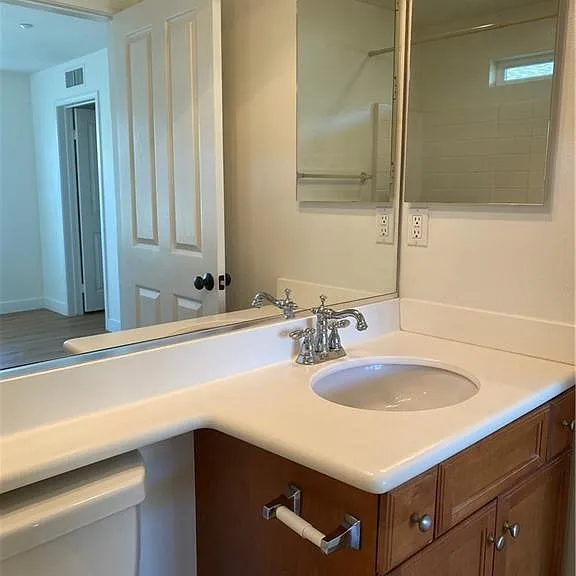 1800 Oak St #308 — Photo 10