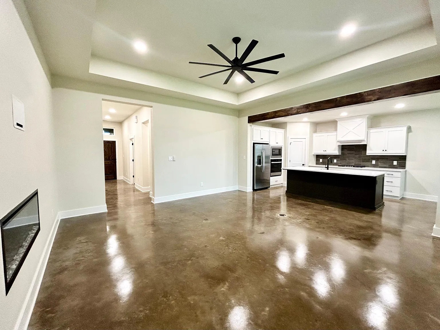 4 bed, 1980 sqft, $2,500 — Photo 2